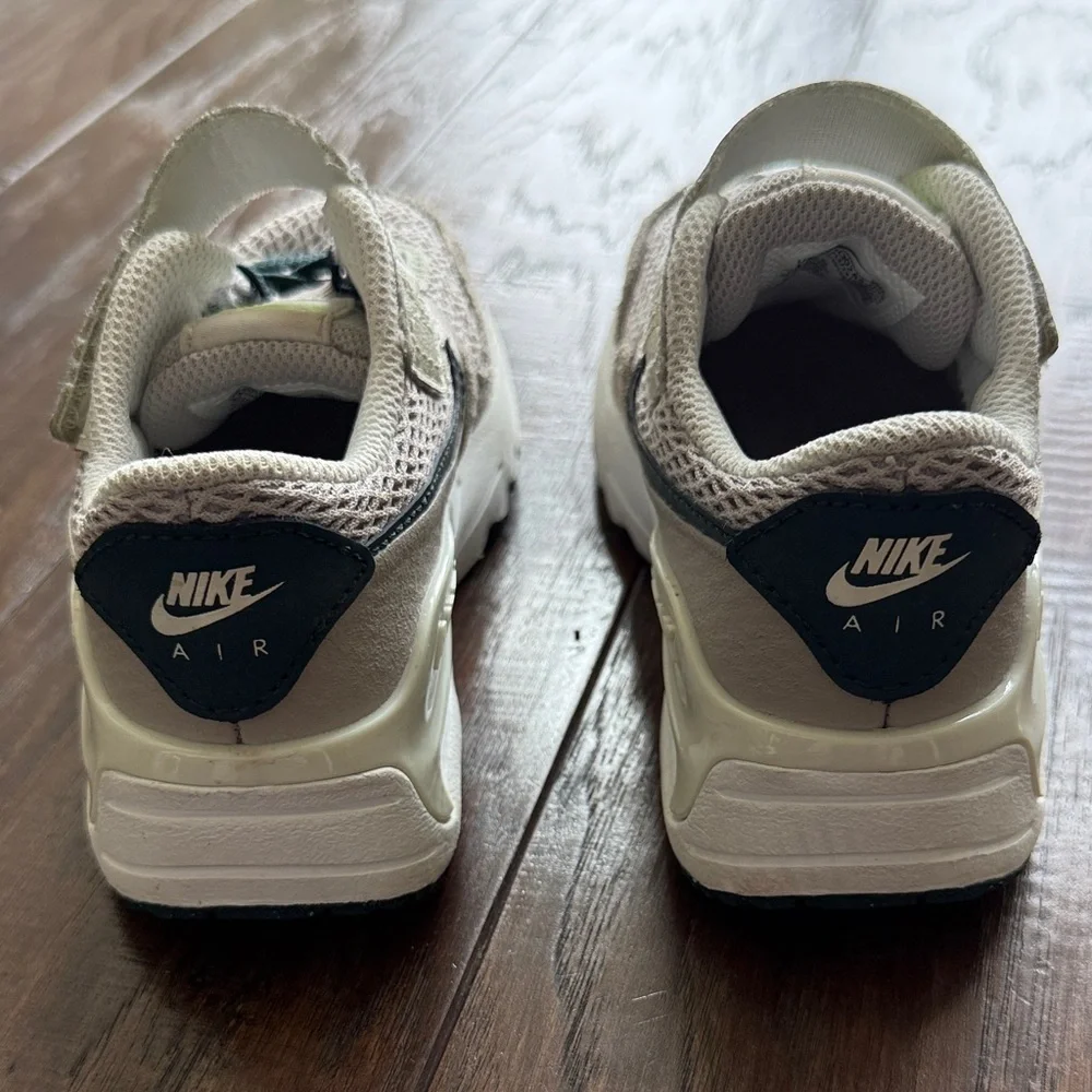 Nike Kids Sneakers Size 11C - Picture 5 of 9